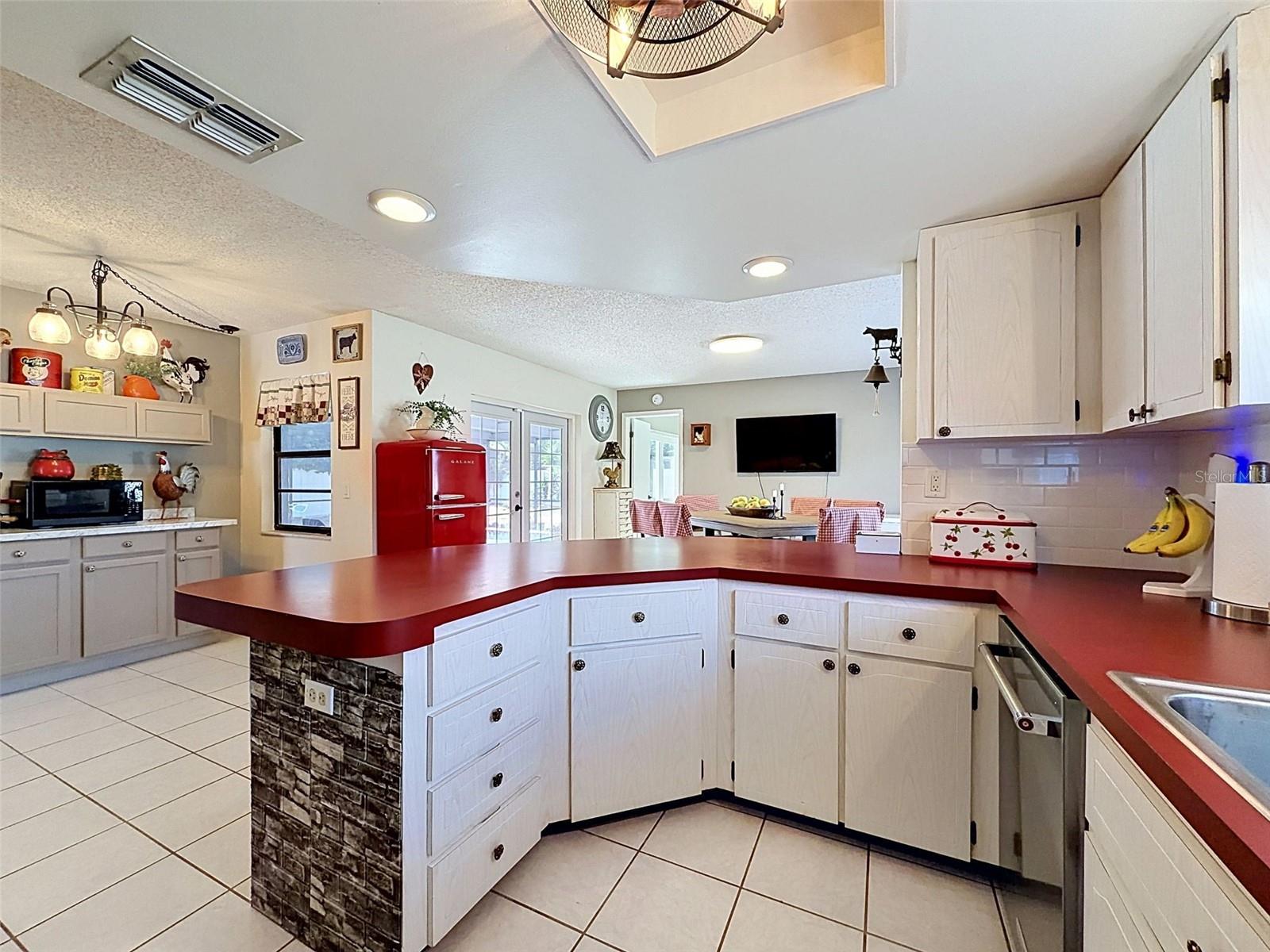 Image 23 of 66 For 7810 Vienna Lane