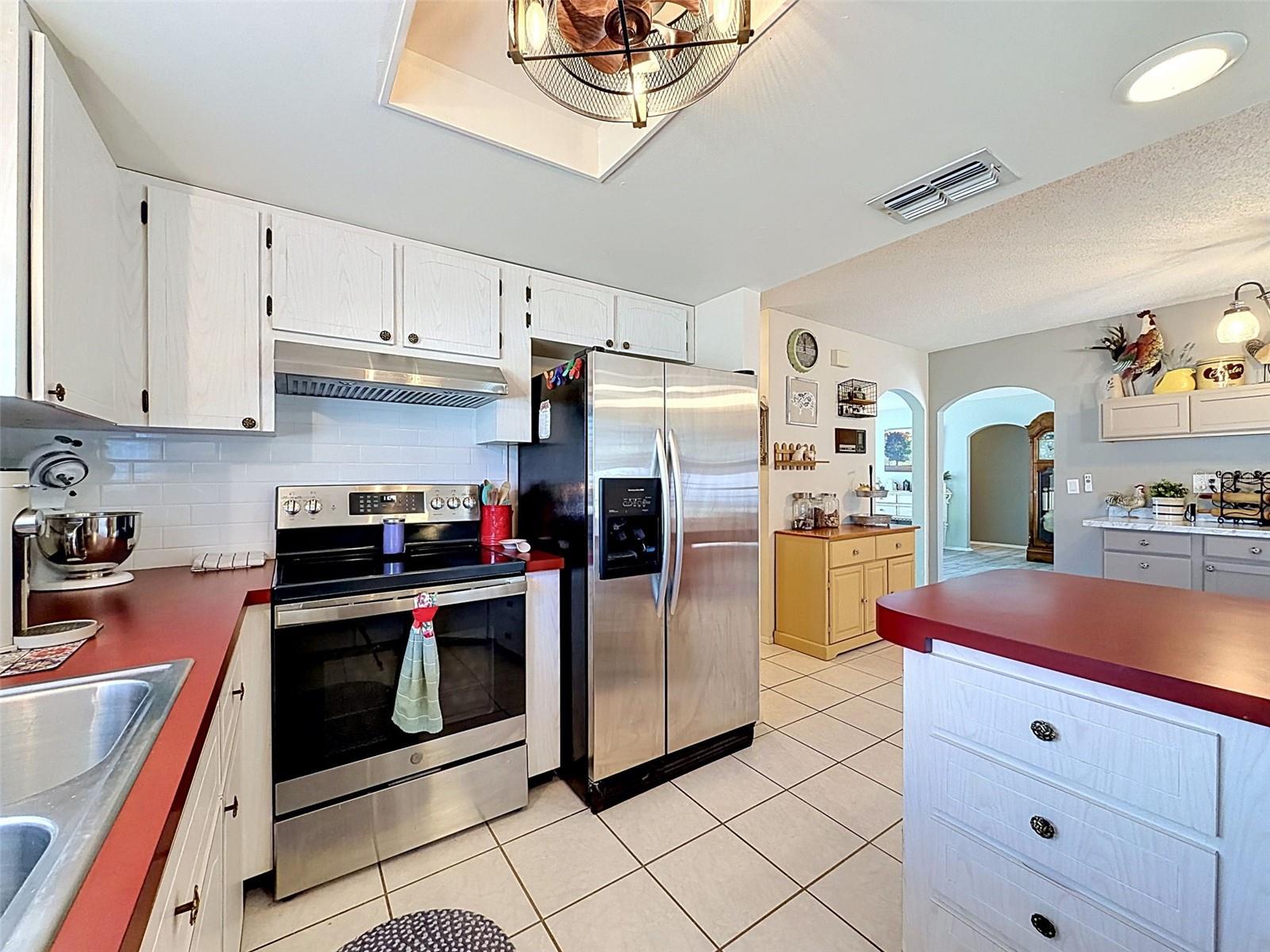 Image 25 of 66 For 7810 Vienna Lane