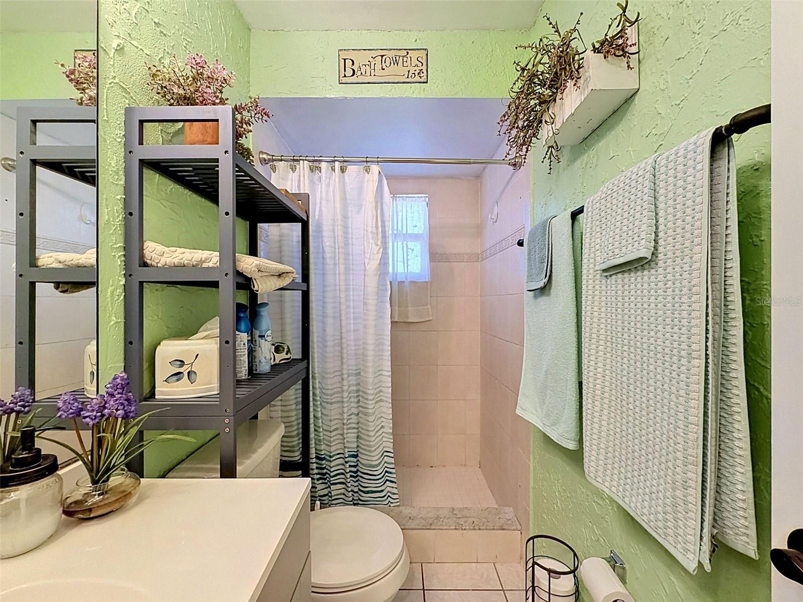 Image 31 of 66 For 7810 Vienna Lane