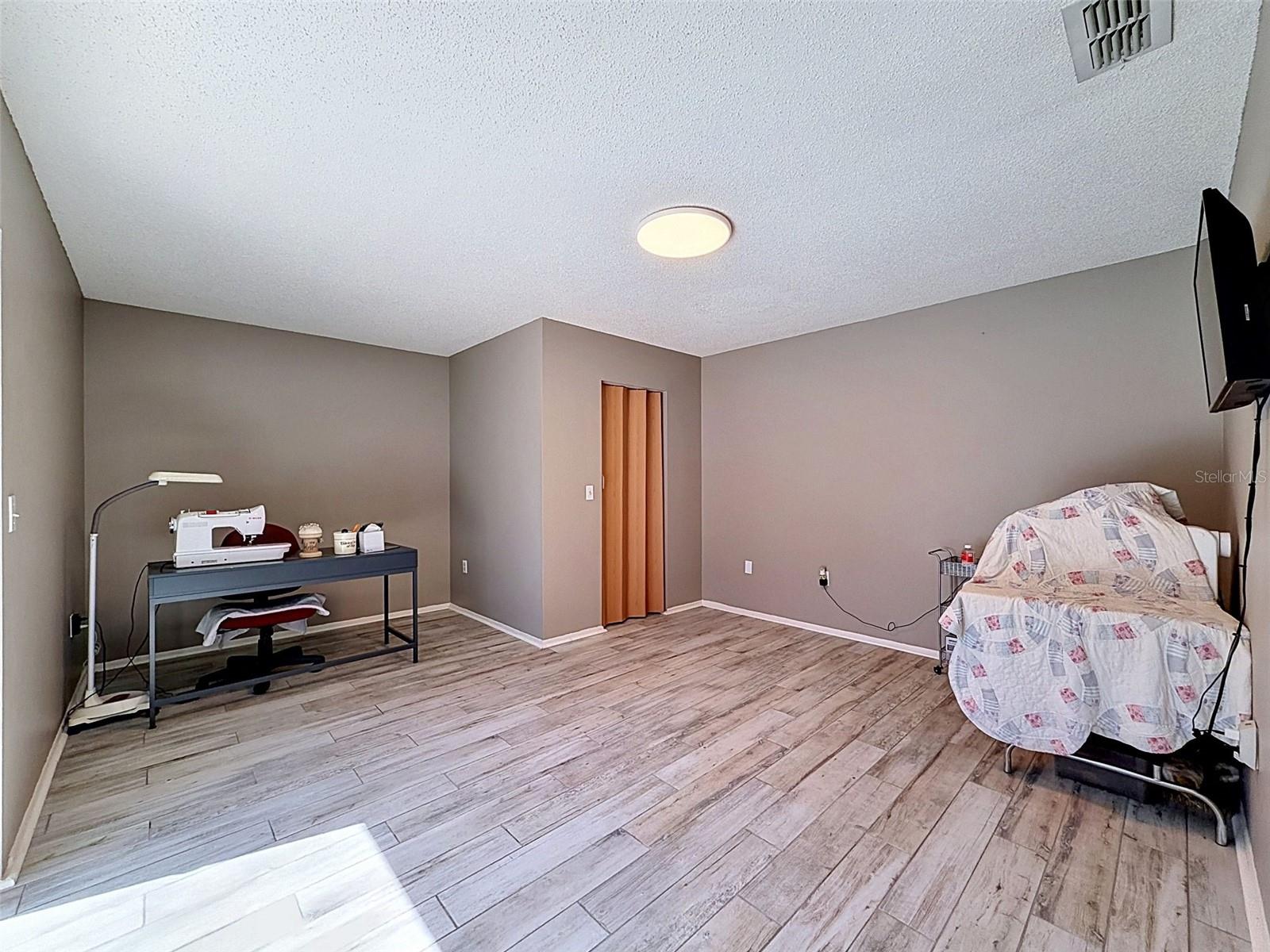 Image 32 of 66 For 7810 Vienna Lane