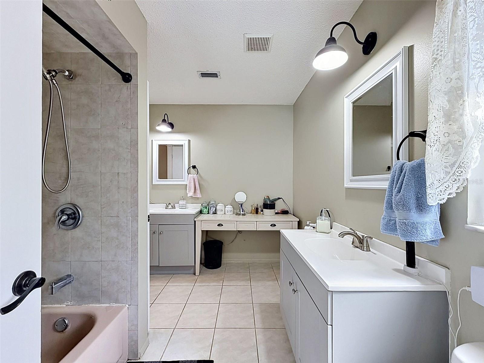 Image 42 of 66 For 7810 Vienna Lane