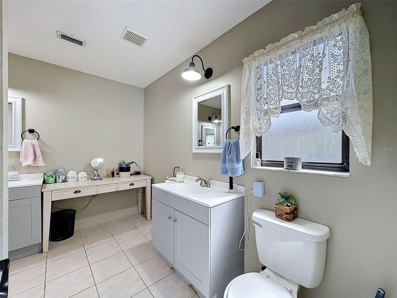 Image 45 of 66 For 7810 Vienna Lane
