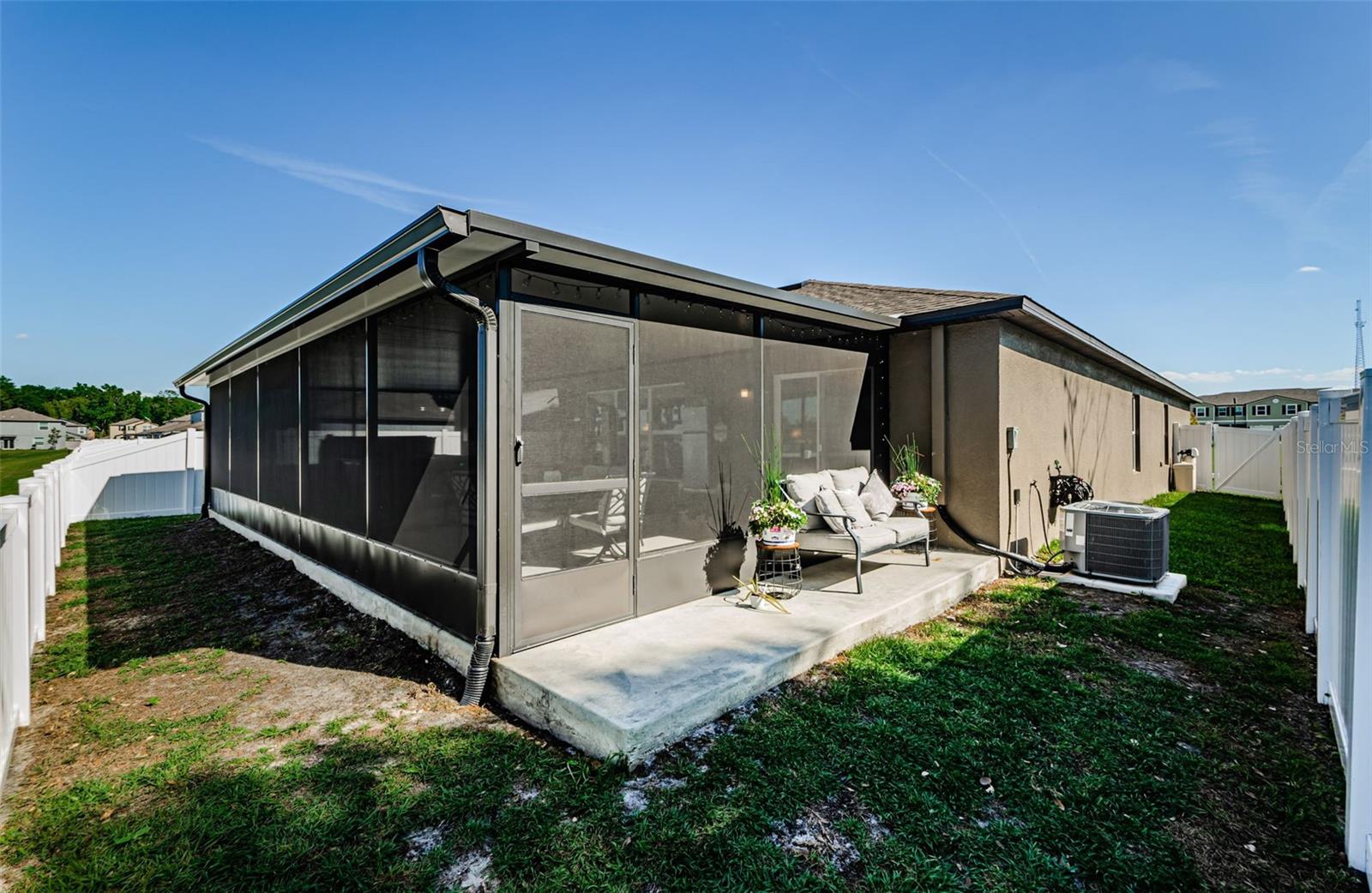 Image 42 of 100 For 36419 Flats Street