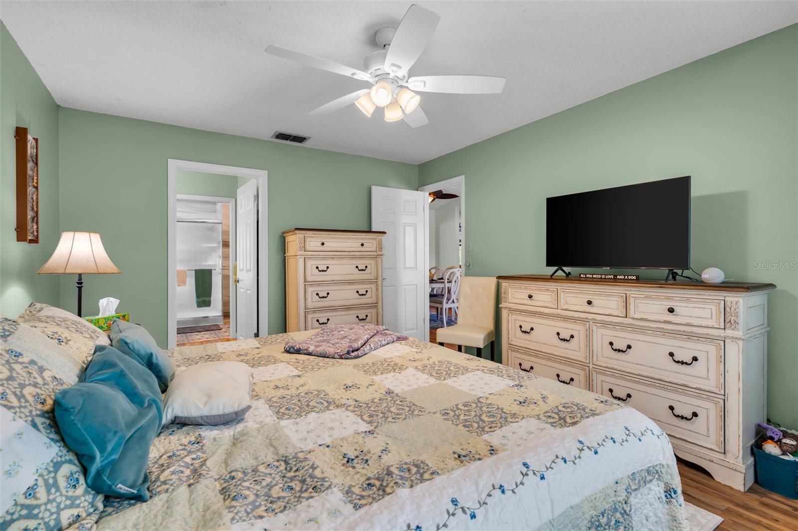 Image 21 of 54 For 10116 Landmark Drive