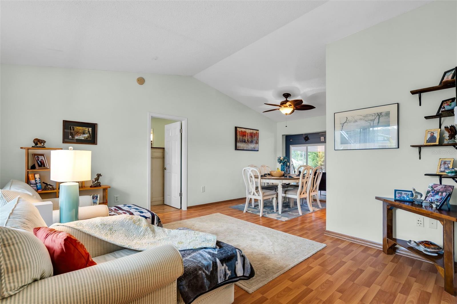 Image 8 of 54 For 10116 Landmark Drive