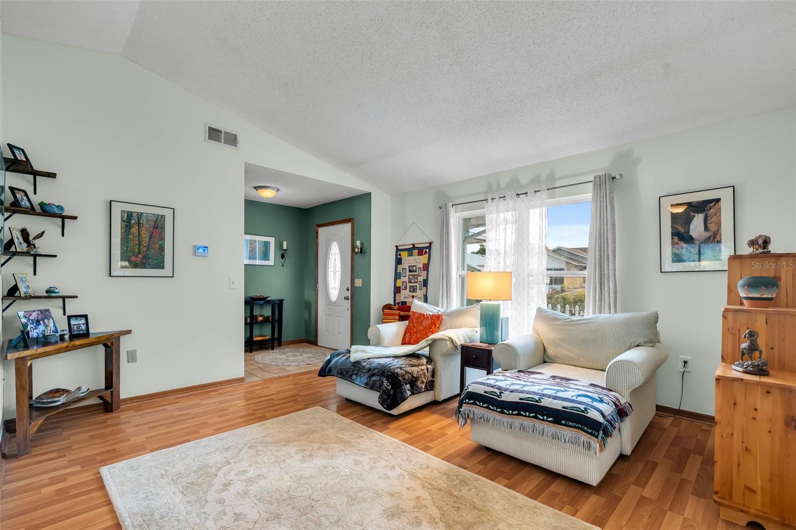 Image 9 of 54 For 10116 Landmark Drive