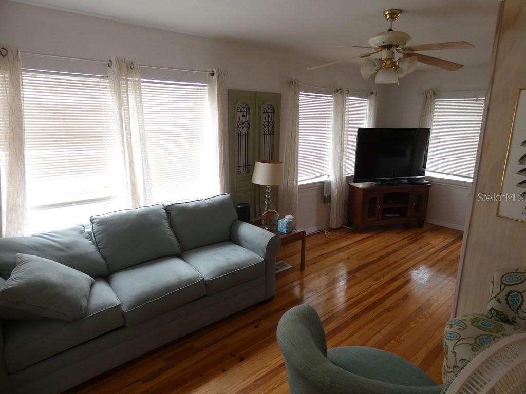 Listing photo id 26 for 2215 Hunt Point