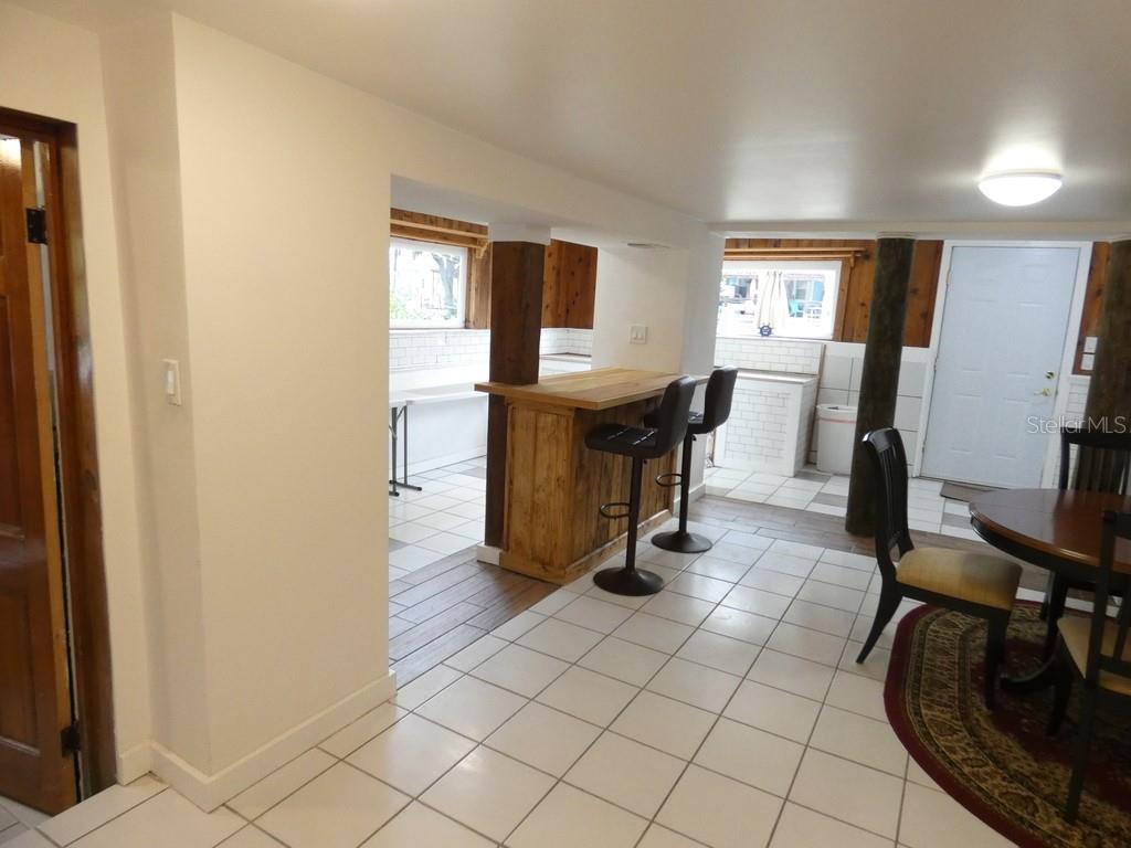 Listing photo id 34 for 2215 Hunt Point