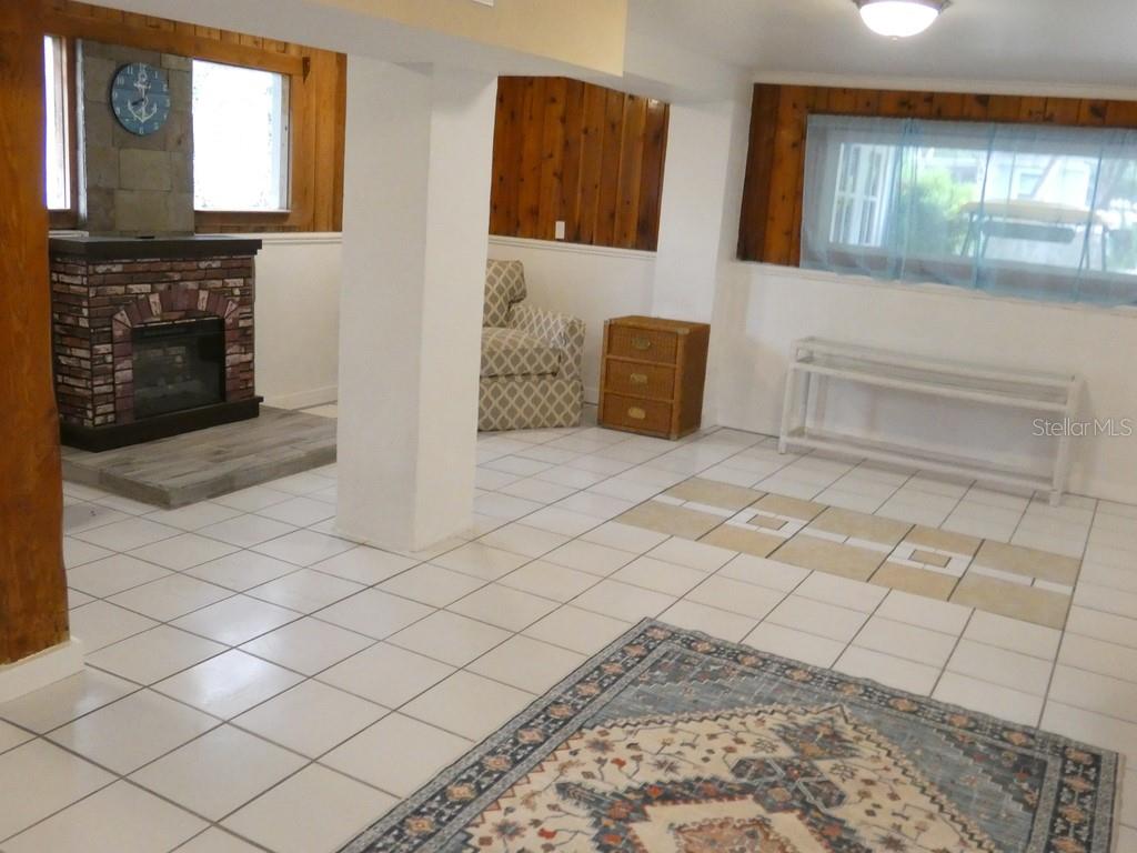 Listing photo id 37 for 2215 Hunt Point