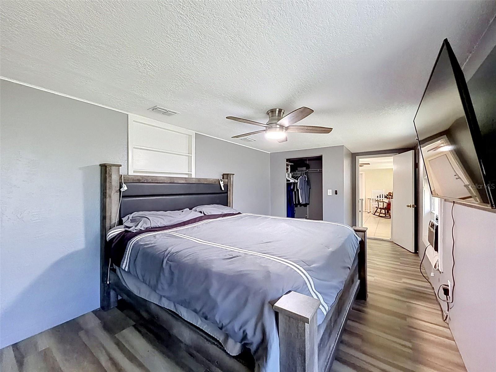 Image 17 of 33 For 10115 Oleander Drive