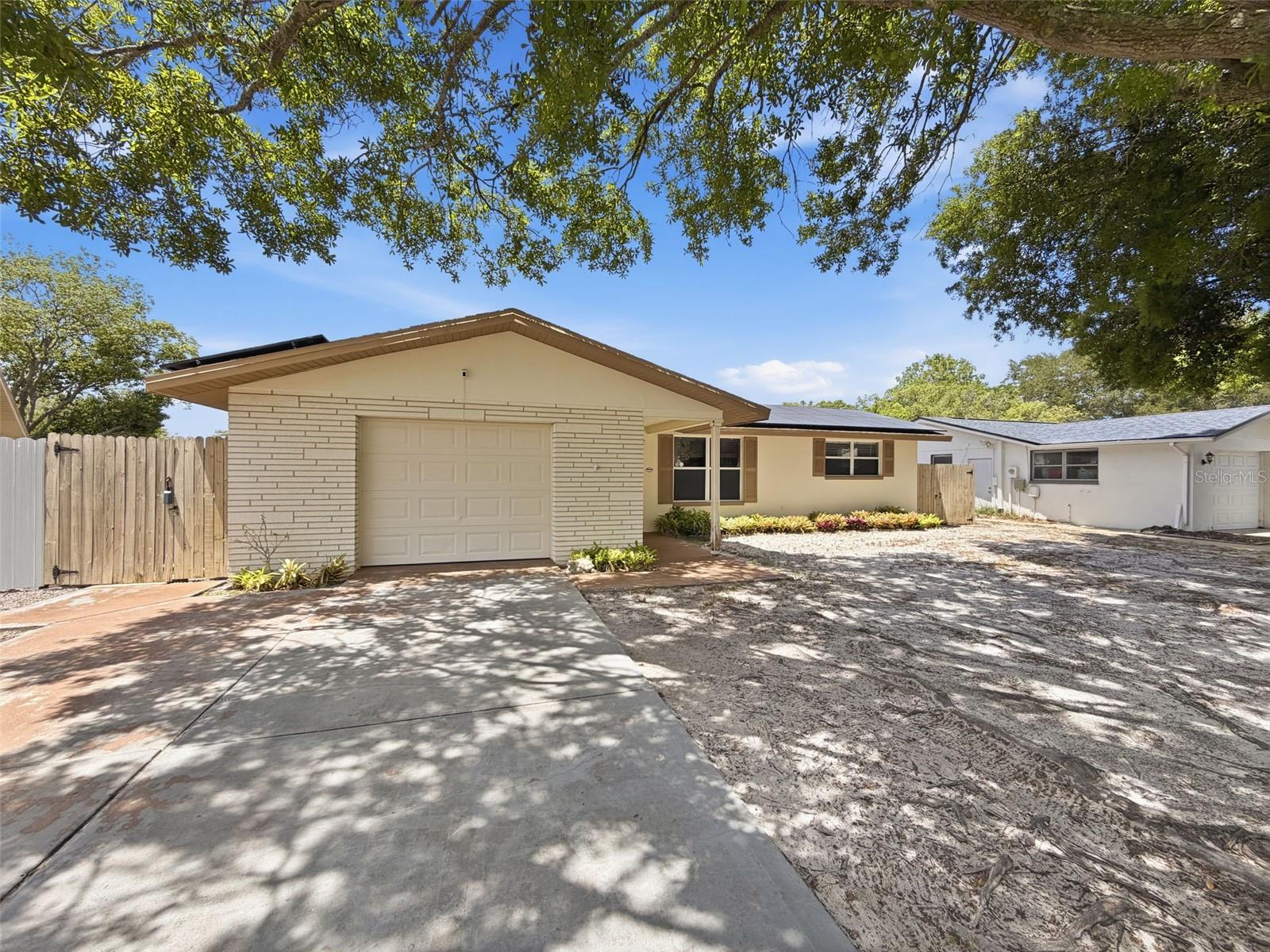 Image 32 of 33 For 10115 Oleander Drive