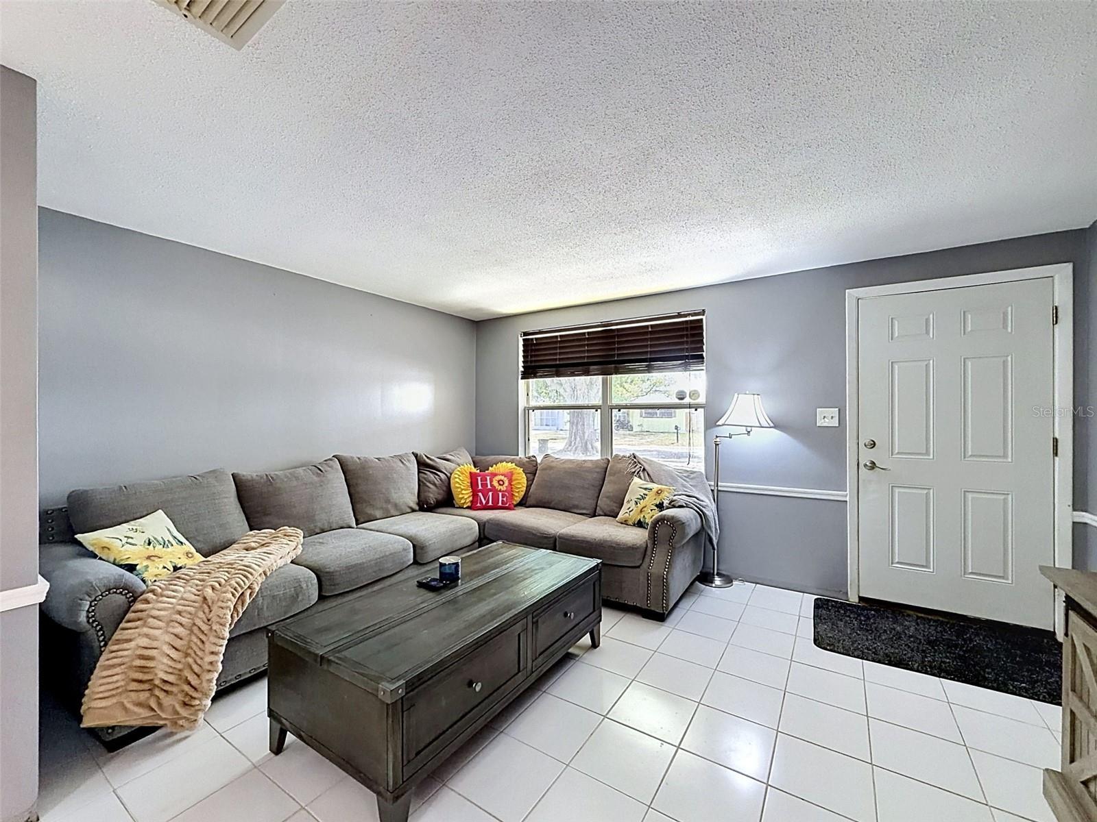 Image 4 of 33 For 10115 Oleander Drive