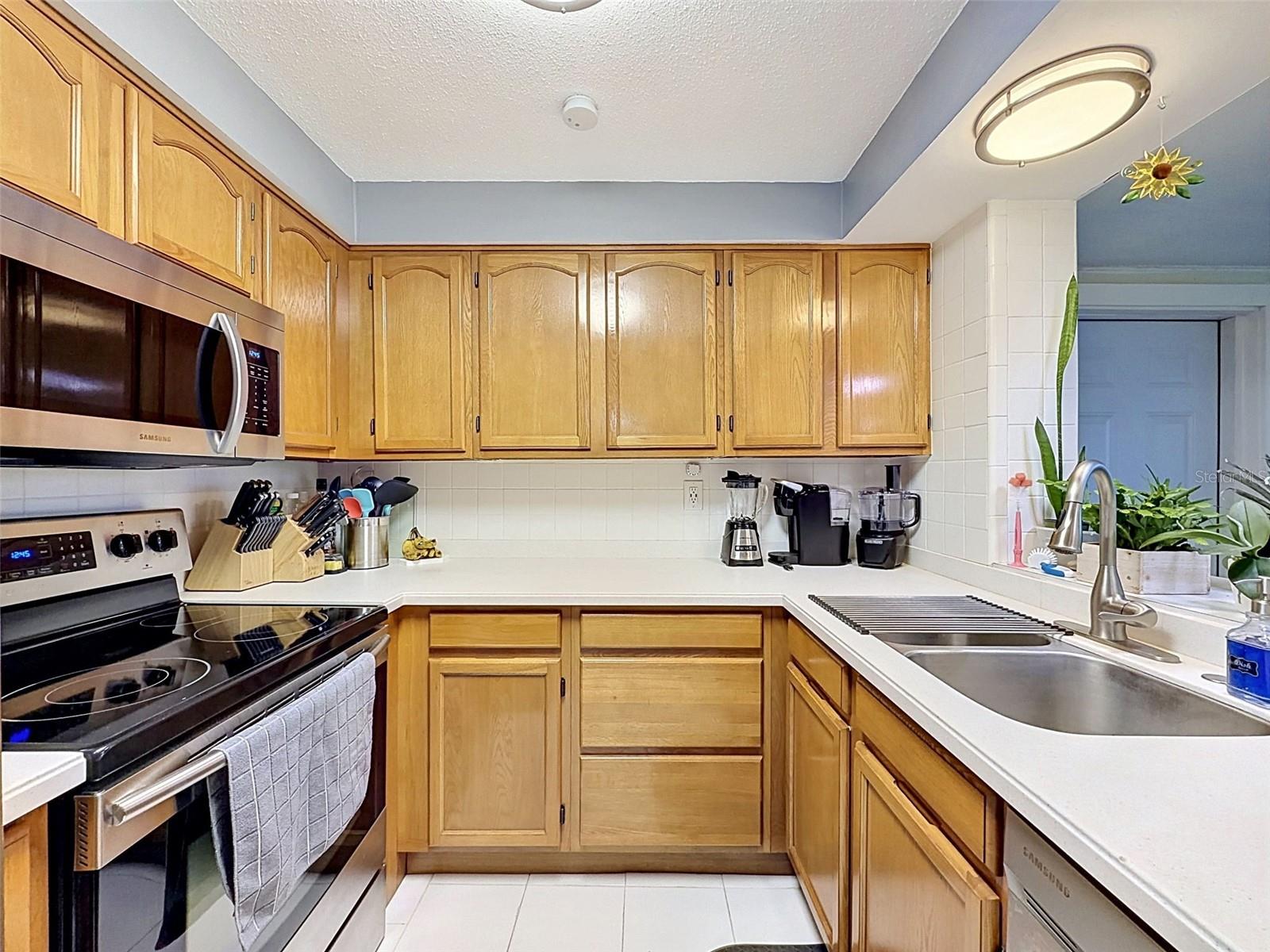 Image 8 of 33 For 10115 Oleander Drive