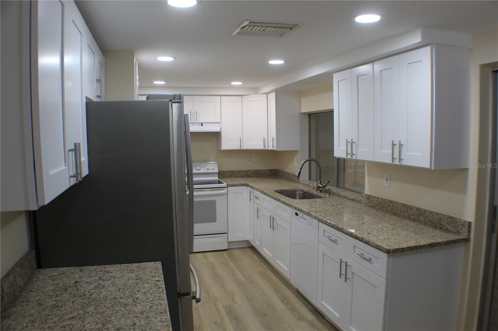 Image 7 of 9 For 3518 Moog Road