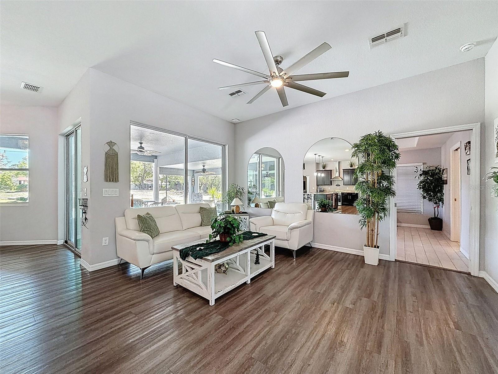 Image 14 of 99 For 18354 Monteverde Drive