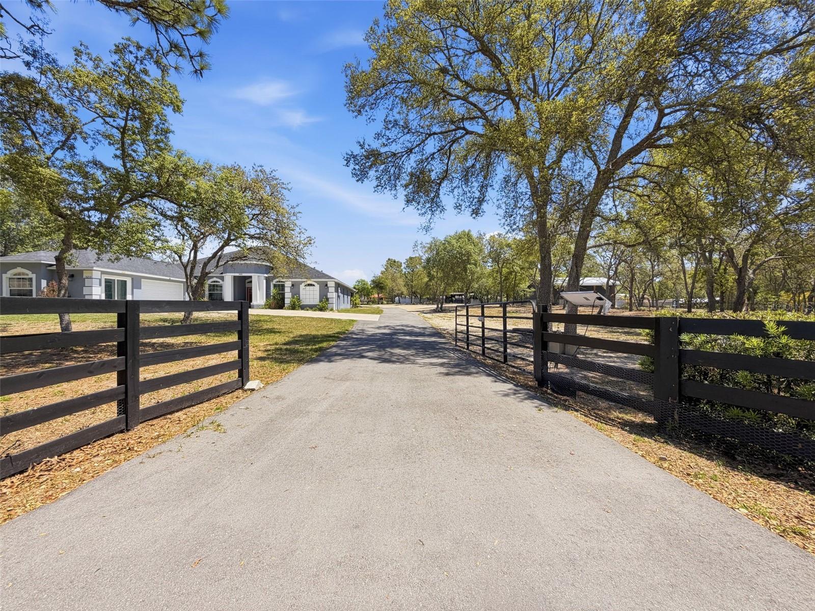Image 6 of 99 For 18354 Monteverde Drive