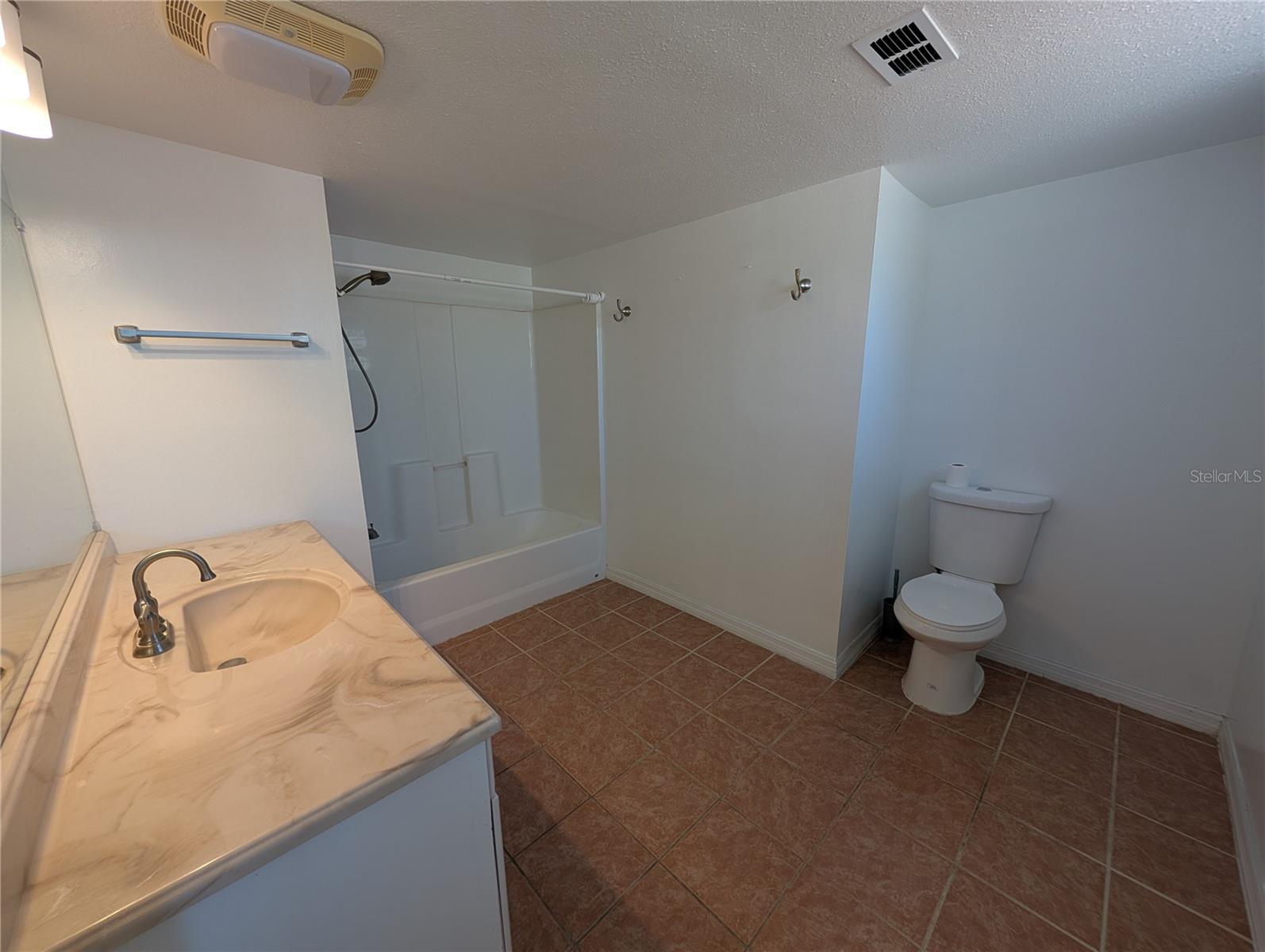 Image 16 of 30 For 6947 Bottle Brush Drive