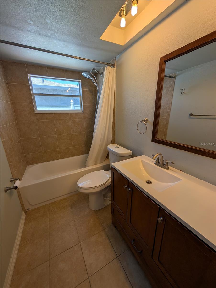 Image 22 of 30 For 6947 Bottle Brush Drive