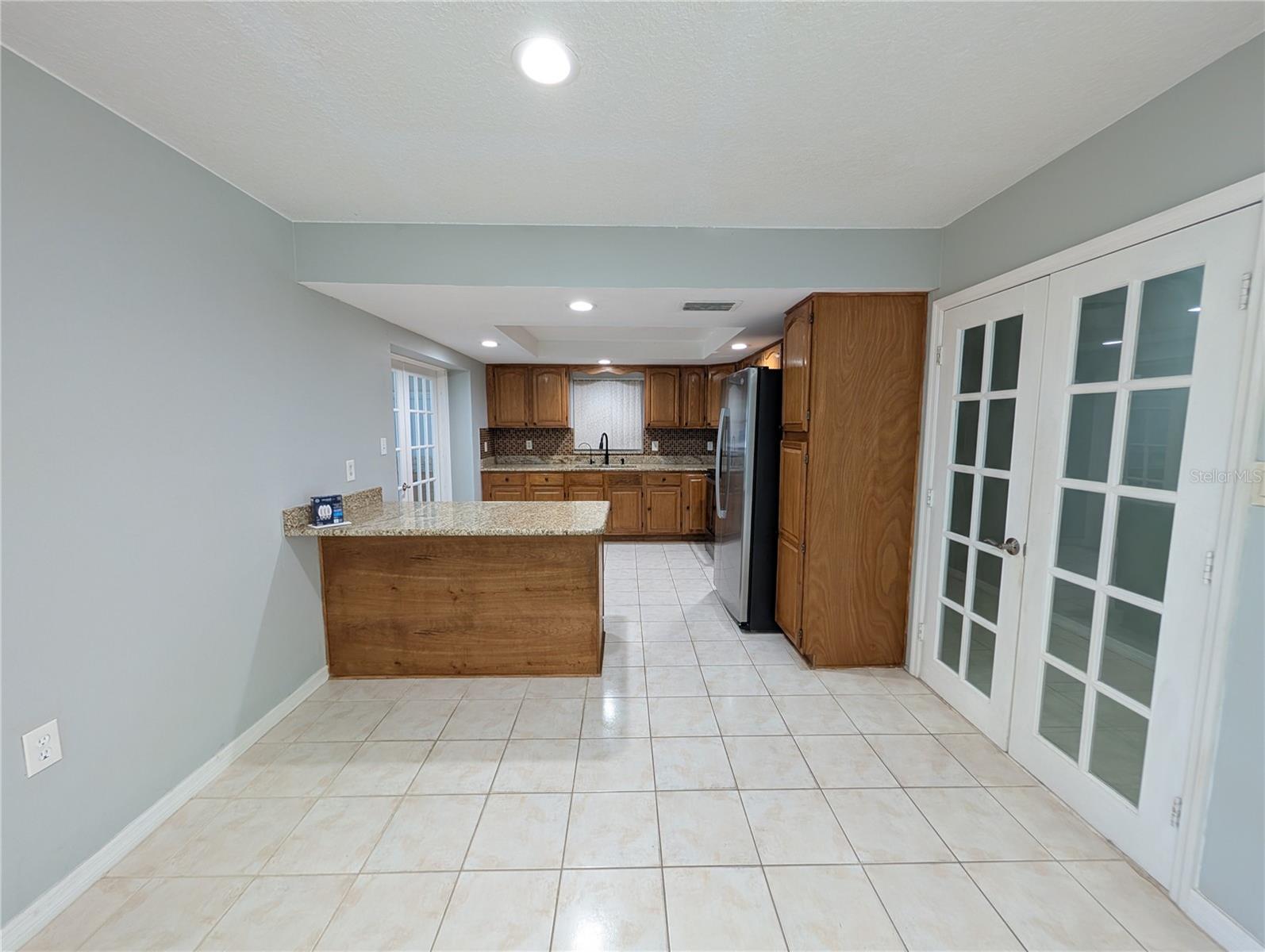 Image 5 of 30 For 6947 Bottle Brush Drive