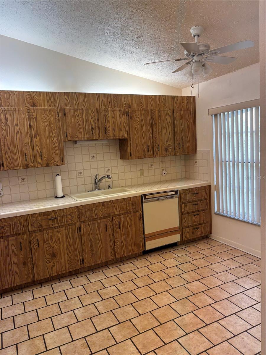 Image 5 of 21 For 7650 Forest Trail 9