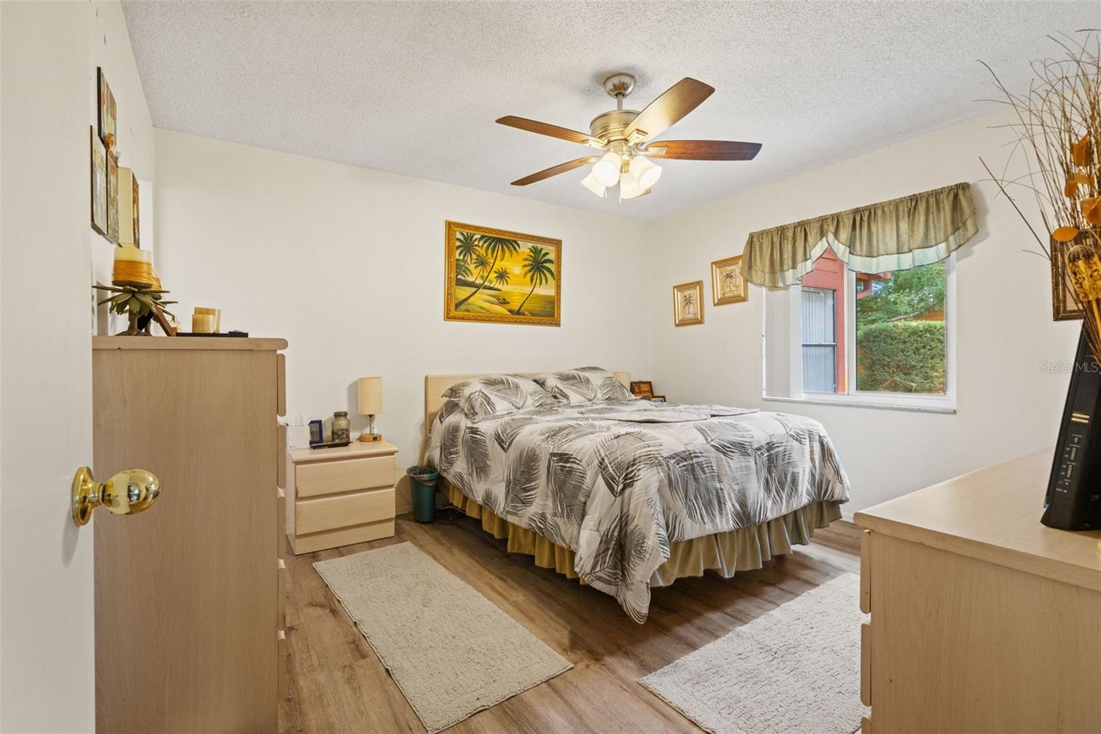 Image 12 of 57 For 7233 Greystone Drive