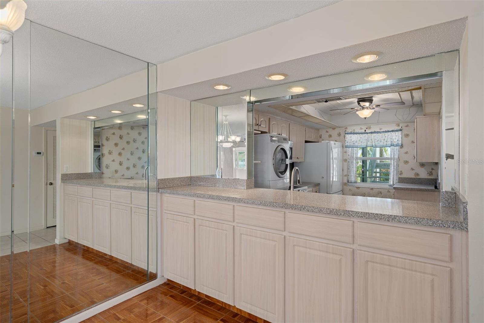 Image 19 of 45 For 4660 Marine Parkway 206