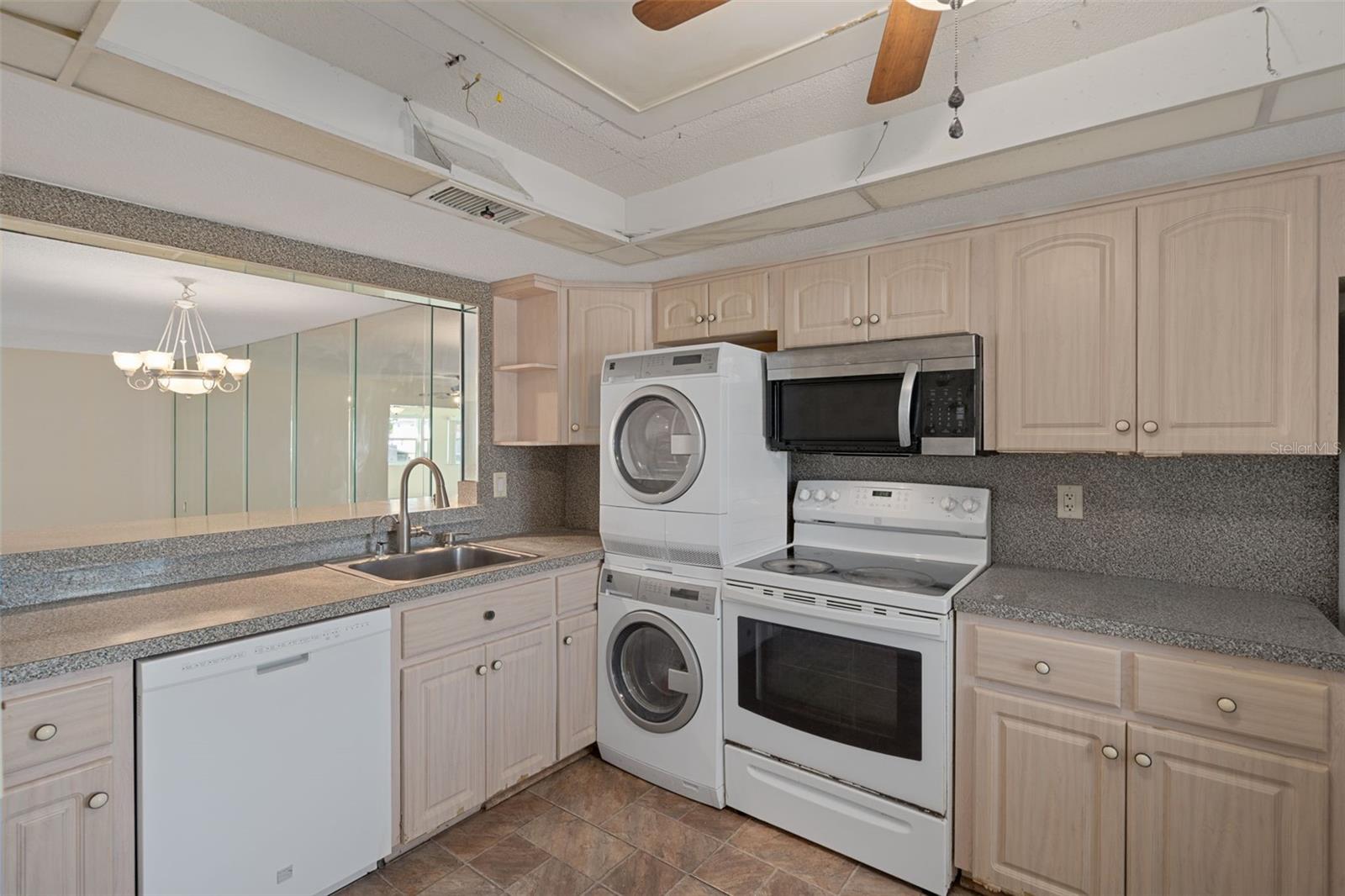 Image 20 of 45 For 4660 Marine Parkway 206