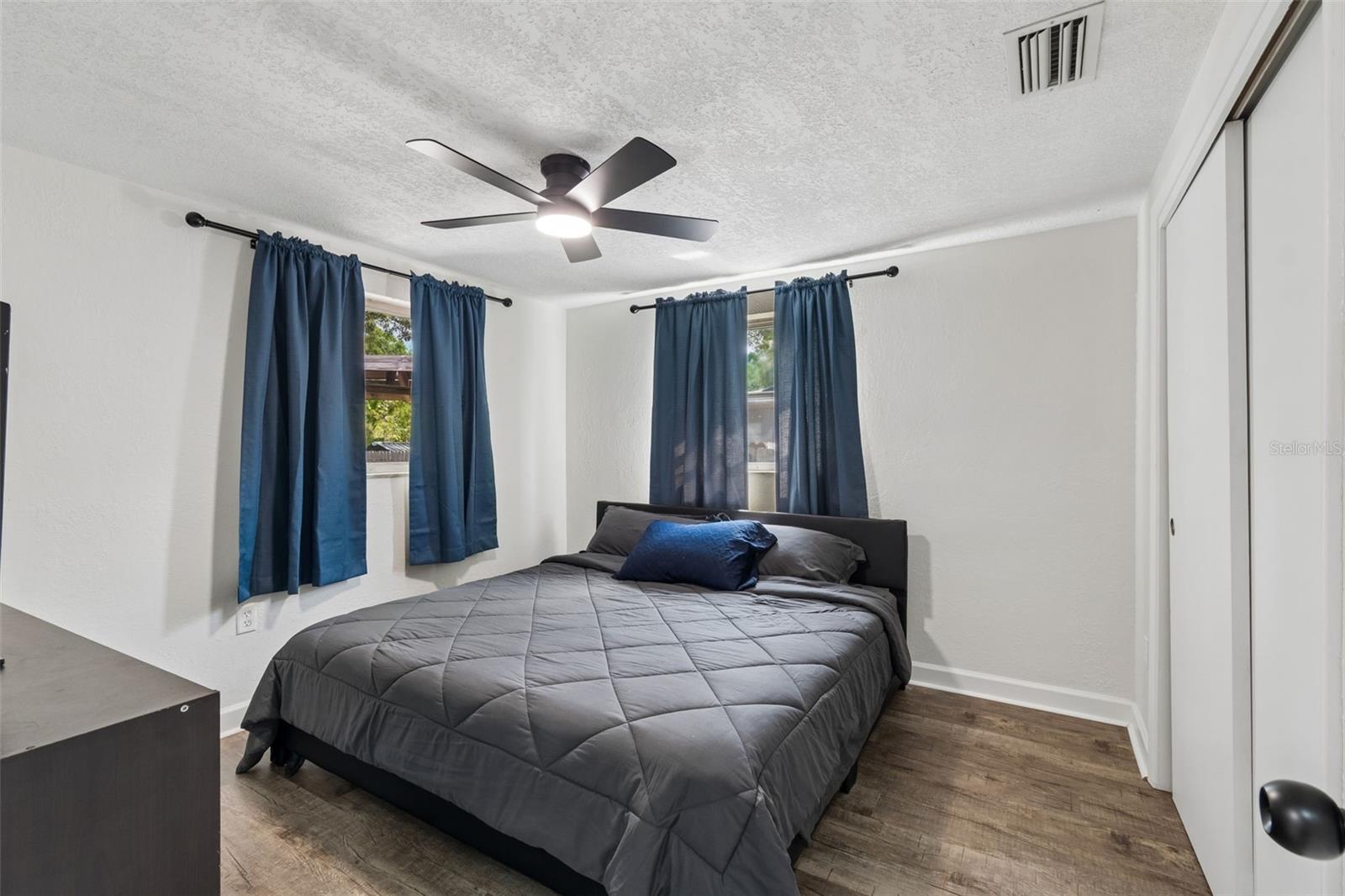 Image 10 of 23 For 5553 Violet Drive