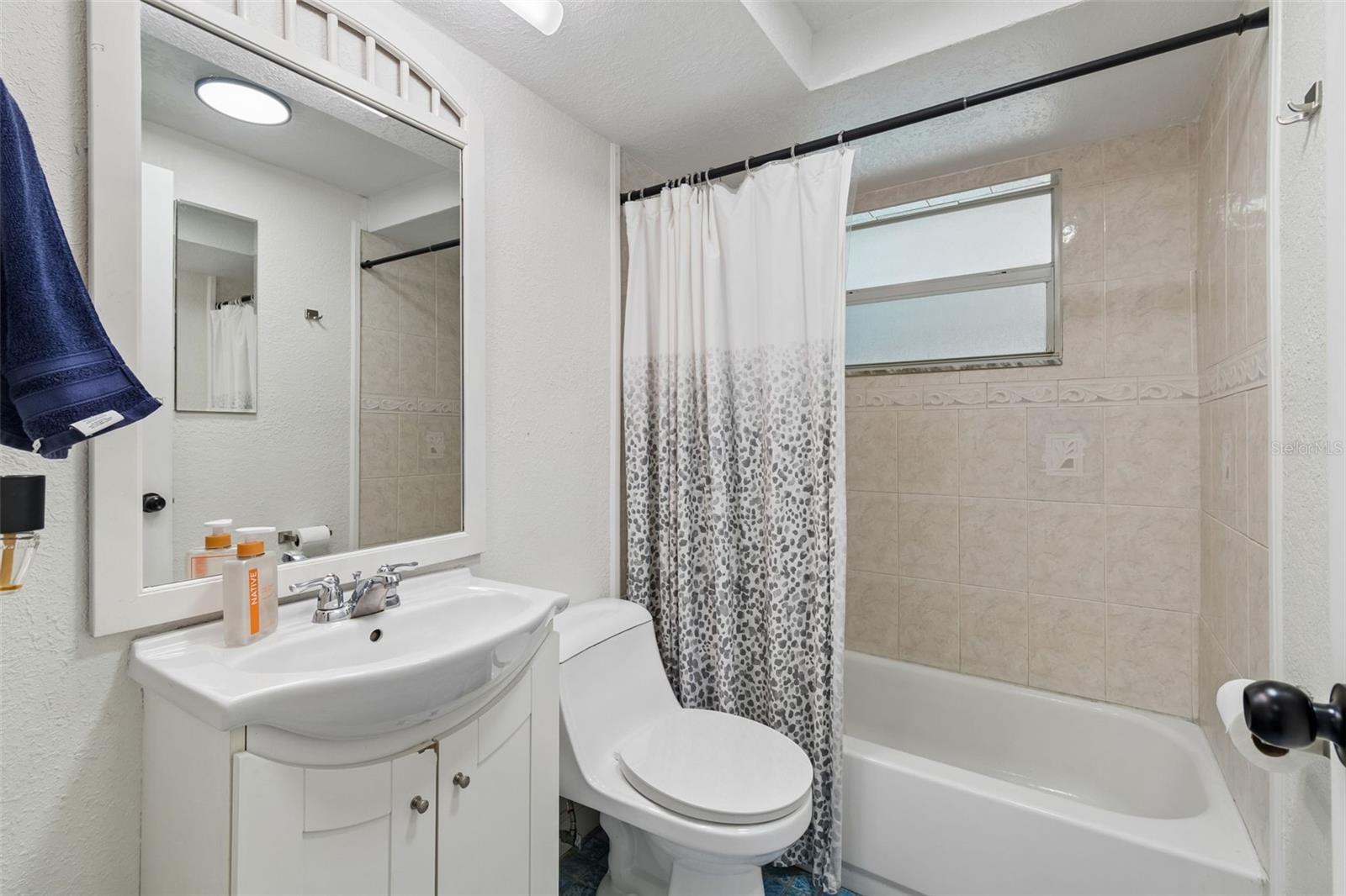 Image 13 of 23 For 5553 Violet Drive