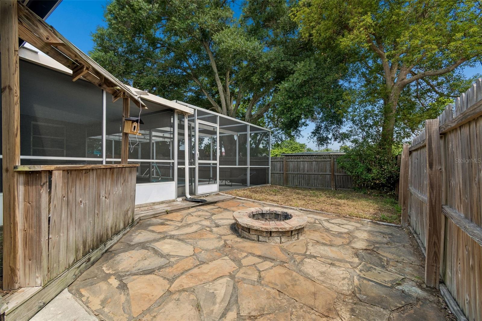 Image 19 of 23 For 5553 Violet Drive