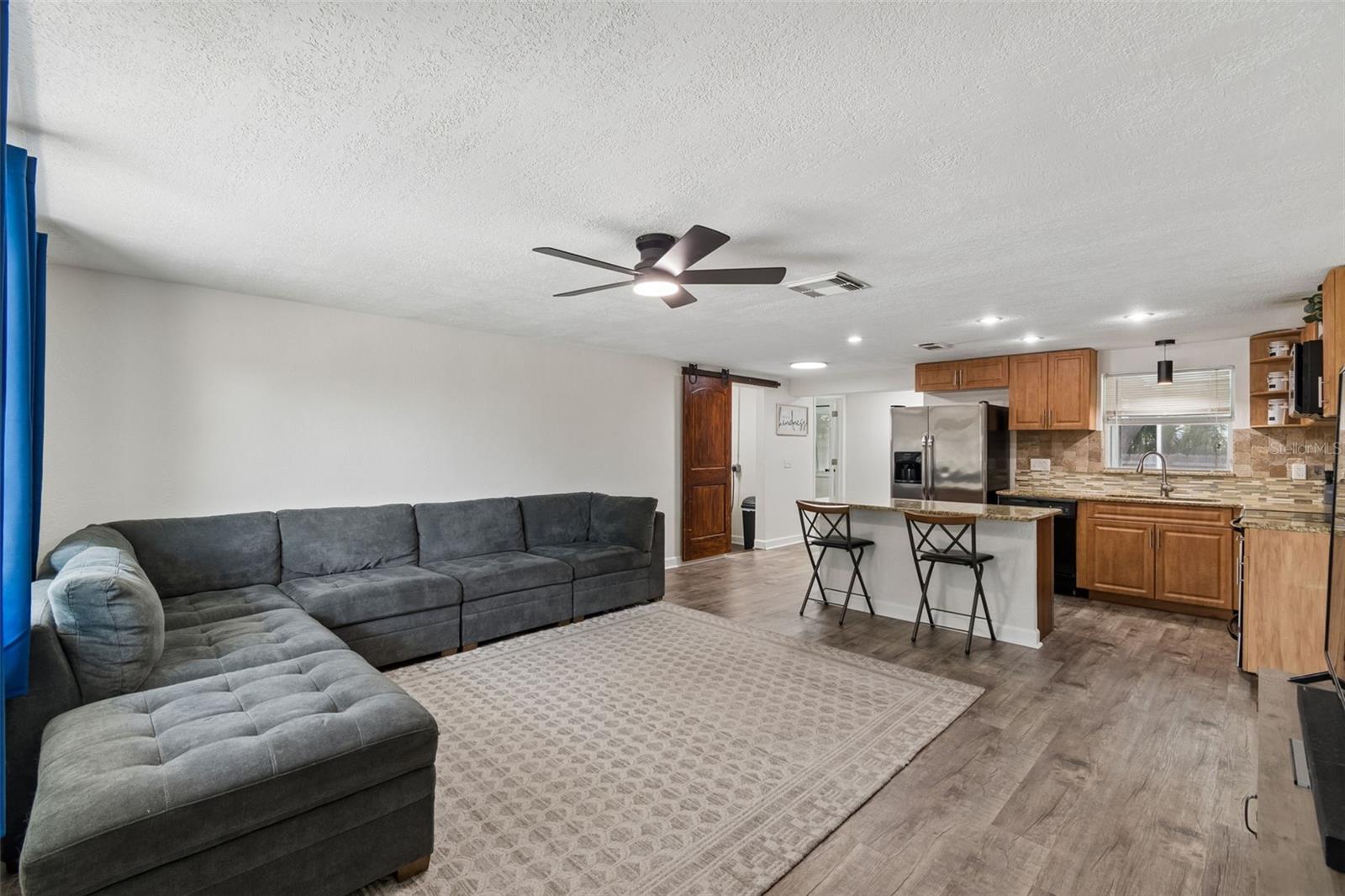 Image 5 of 23 For 5553 Violet Drive