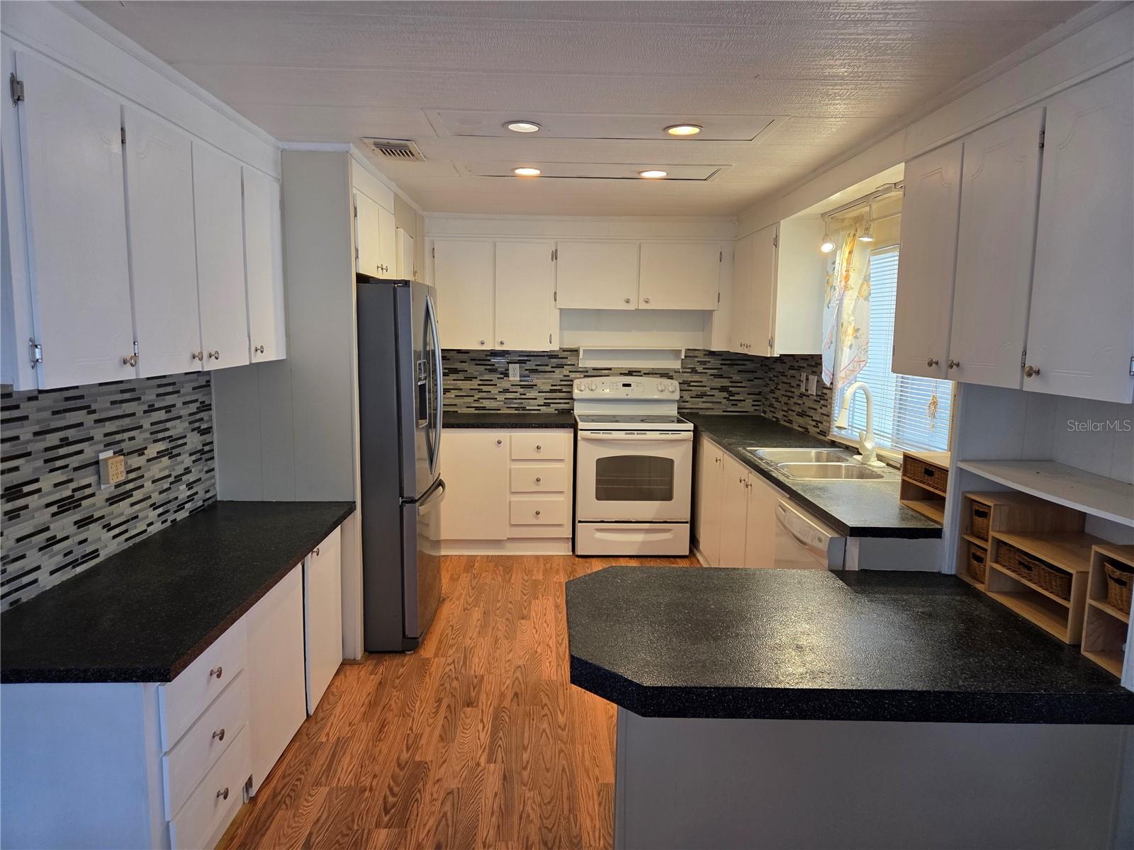 Image 4 of 16 For 12130 Thornridge Street