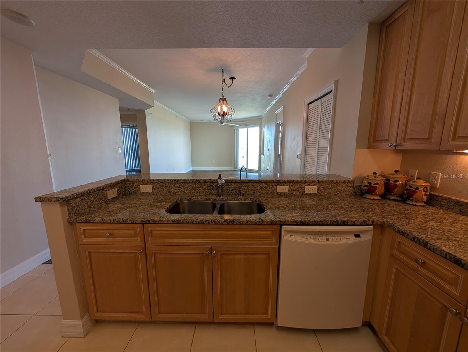 Image 10 of 38 For 4516 Seagull Drive 919