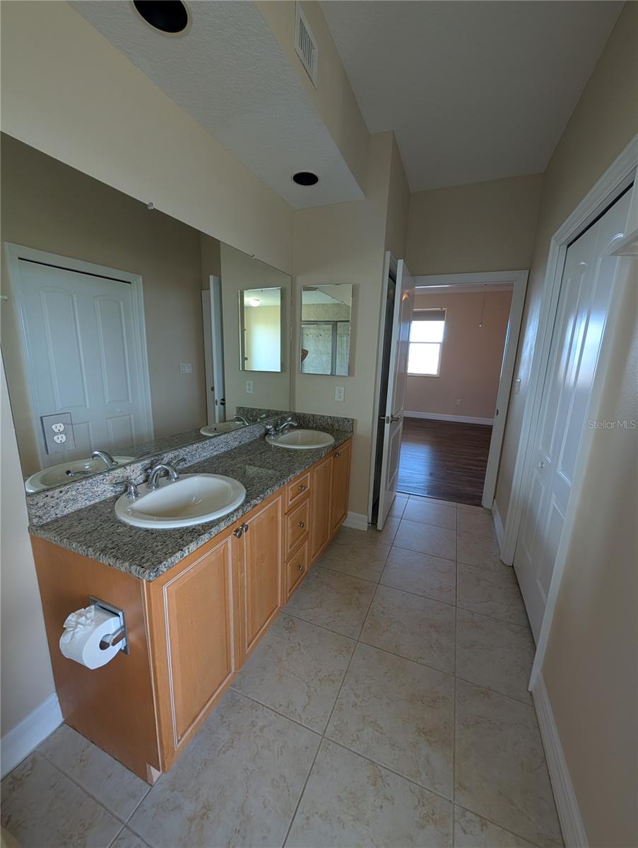 Image 17 of 38 For 4516 Seagull Drive 919