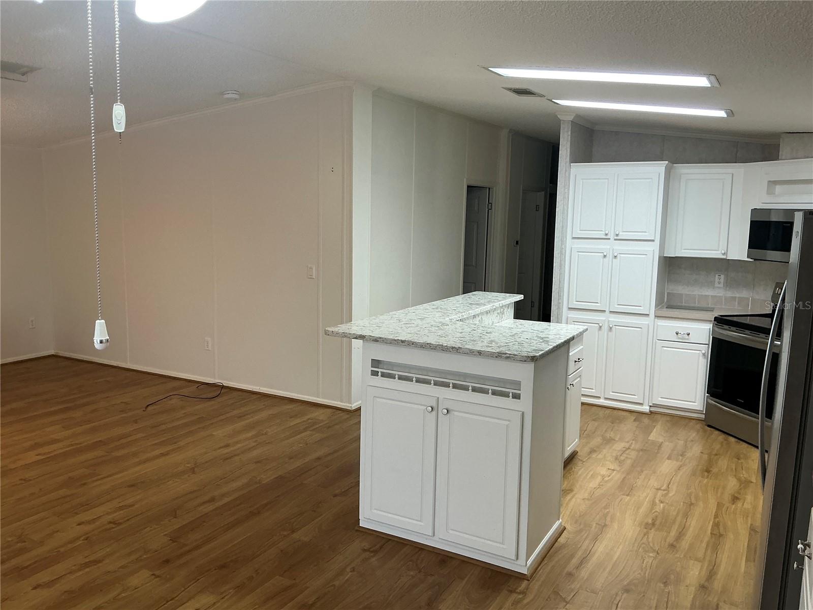 Image 19 of 37 For 14279 Montclair Drive