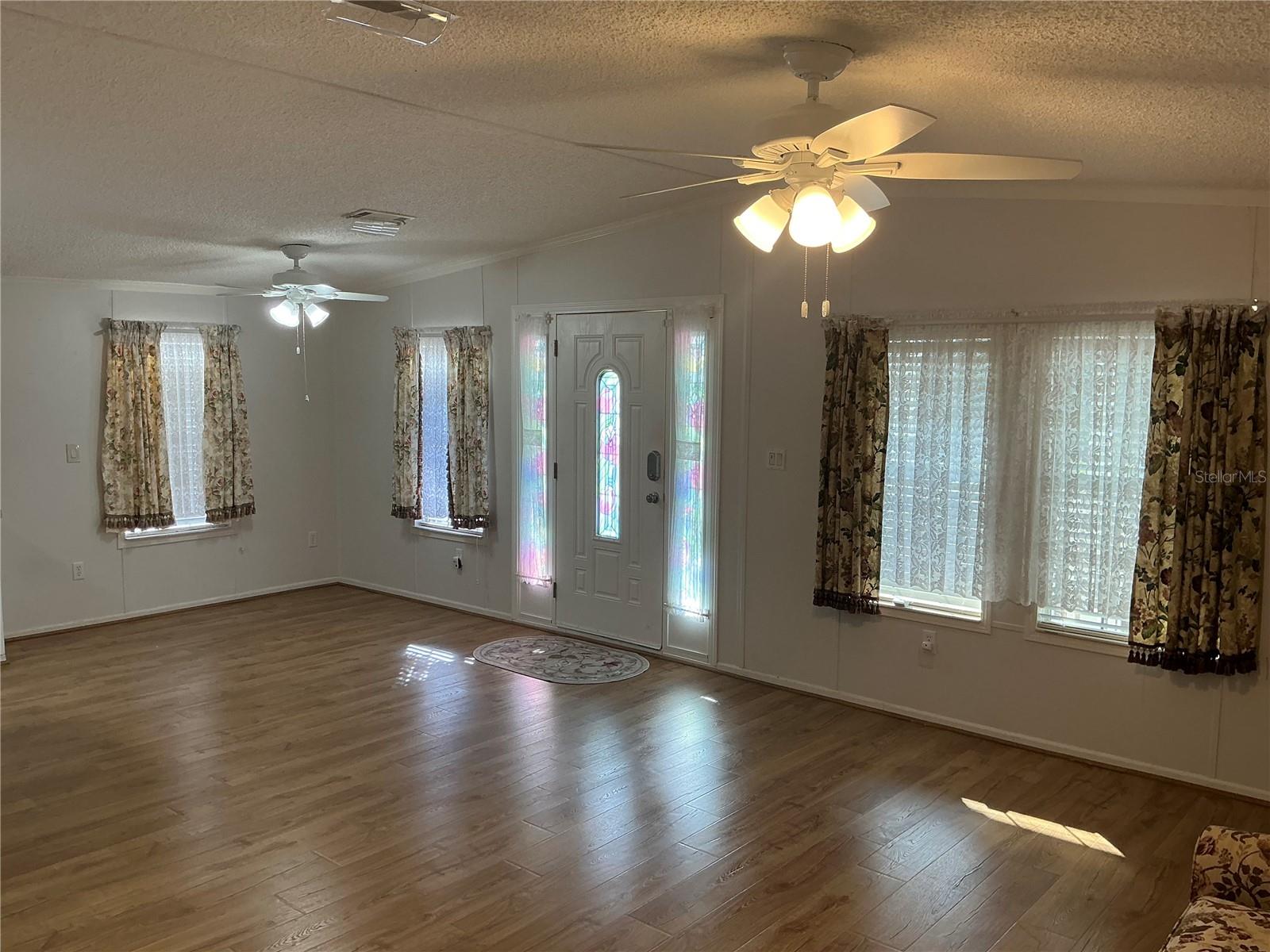 Image 20 of 37 For 14279 Montclair Drive
