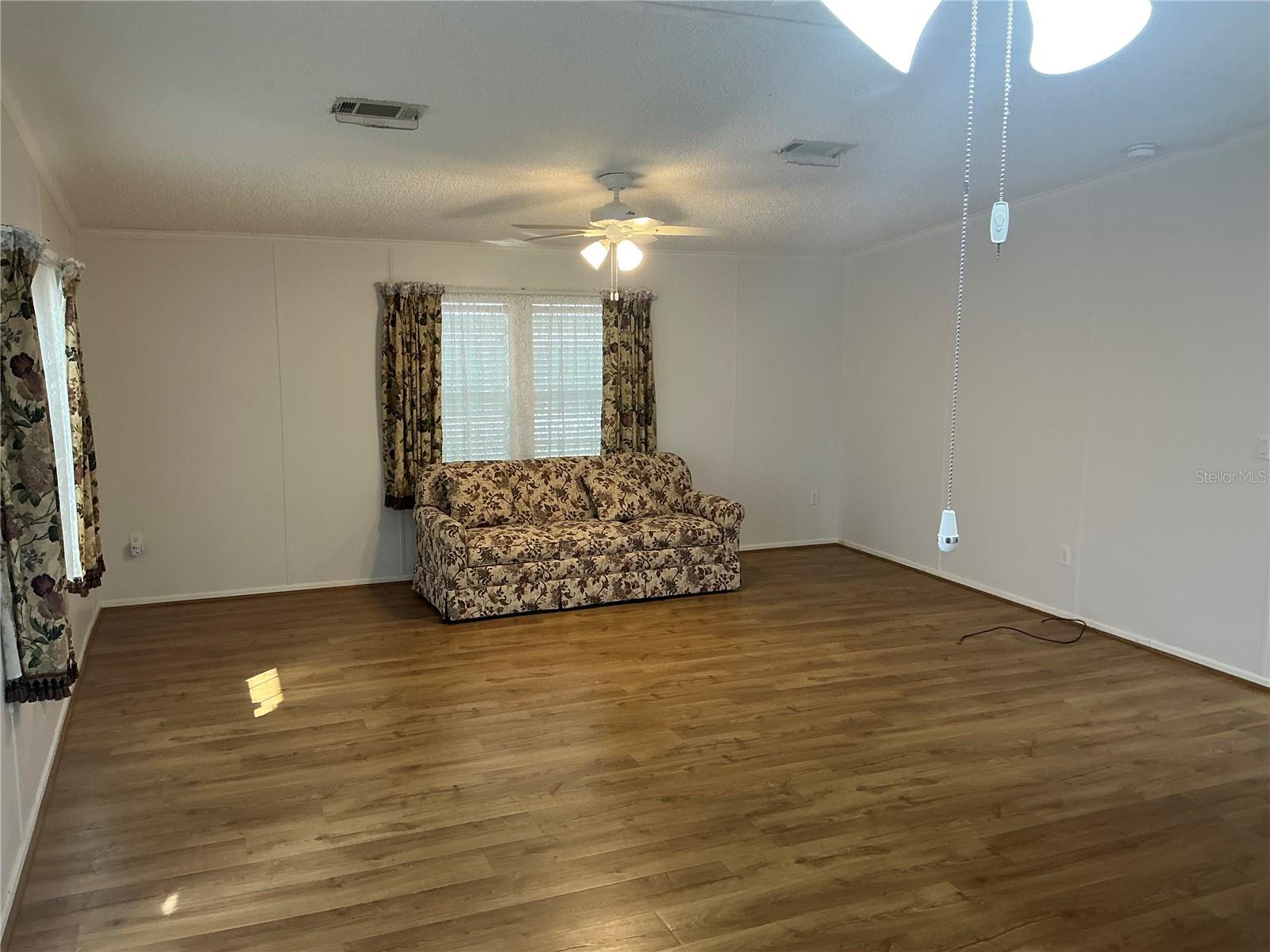 Image 21 of 37 For 14279 Montclair Drive