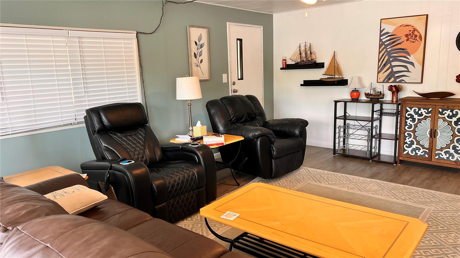 Image 7 of 35 For 9287 Highpoint Boulevard