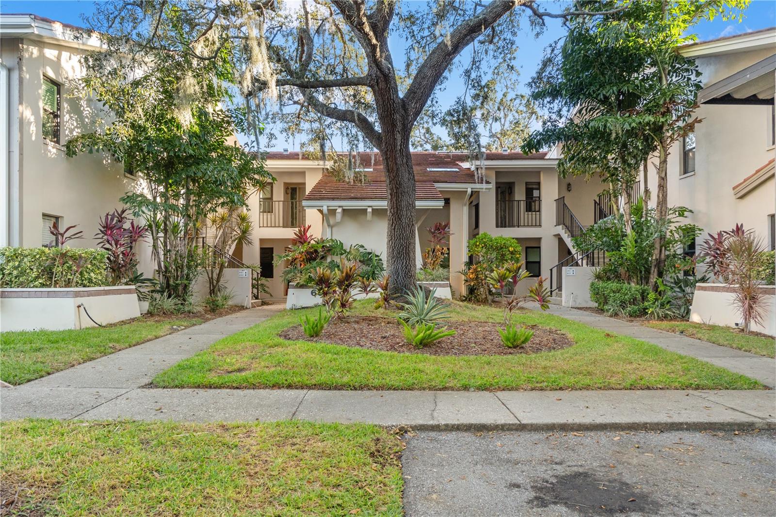 Image 3 of 67 For 300 Florida Avenue 600f