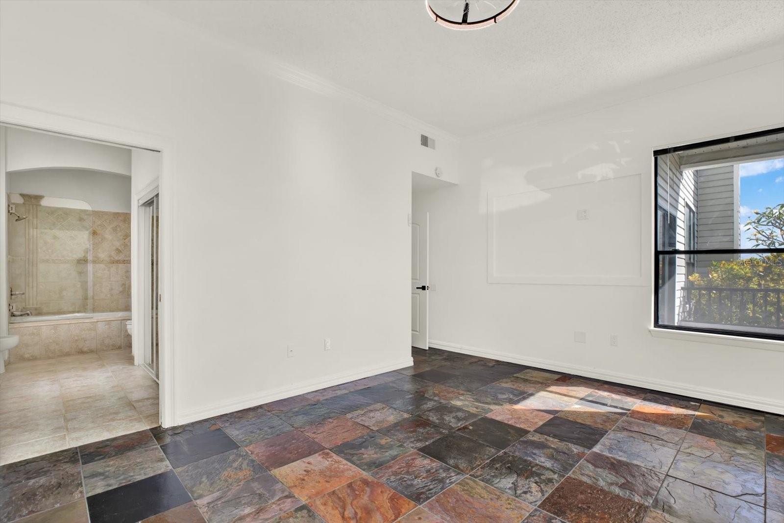 Image 10 of 33 For 3127 Sligh Avenue 104b
