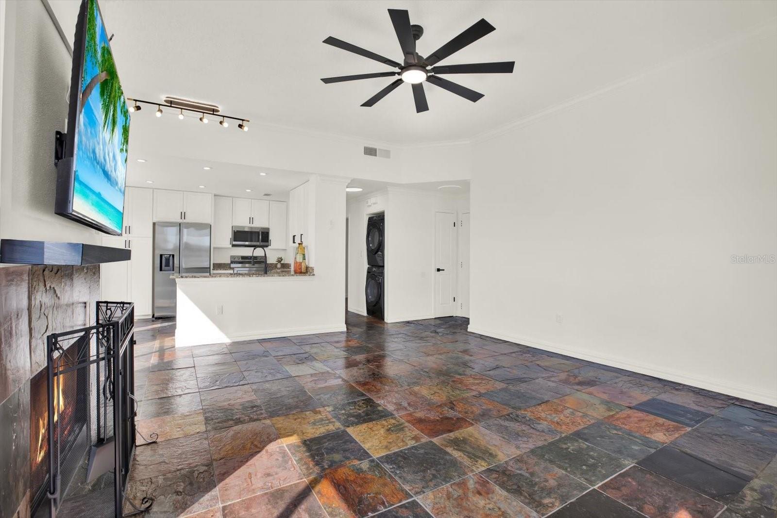 Image 5 of 33 For 3127 Sligh Avenue 104b