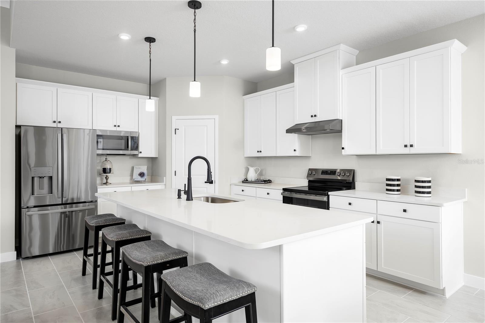 Image 4 of 8 For 22174 Pine Grove Loop