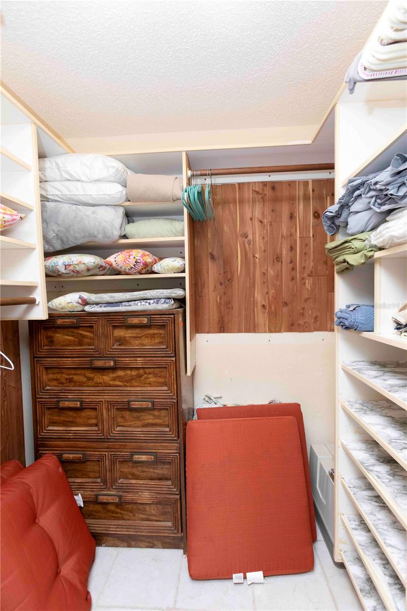 Image 16 of 61 For 9639 Greenskeeper Drive 9639