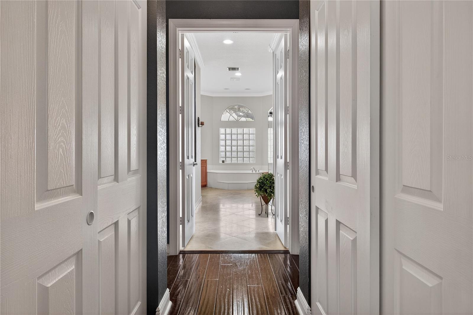 Listing photo id 16 for 5884 79th Way