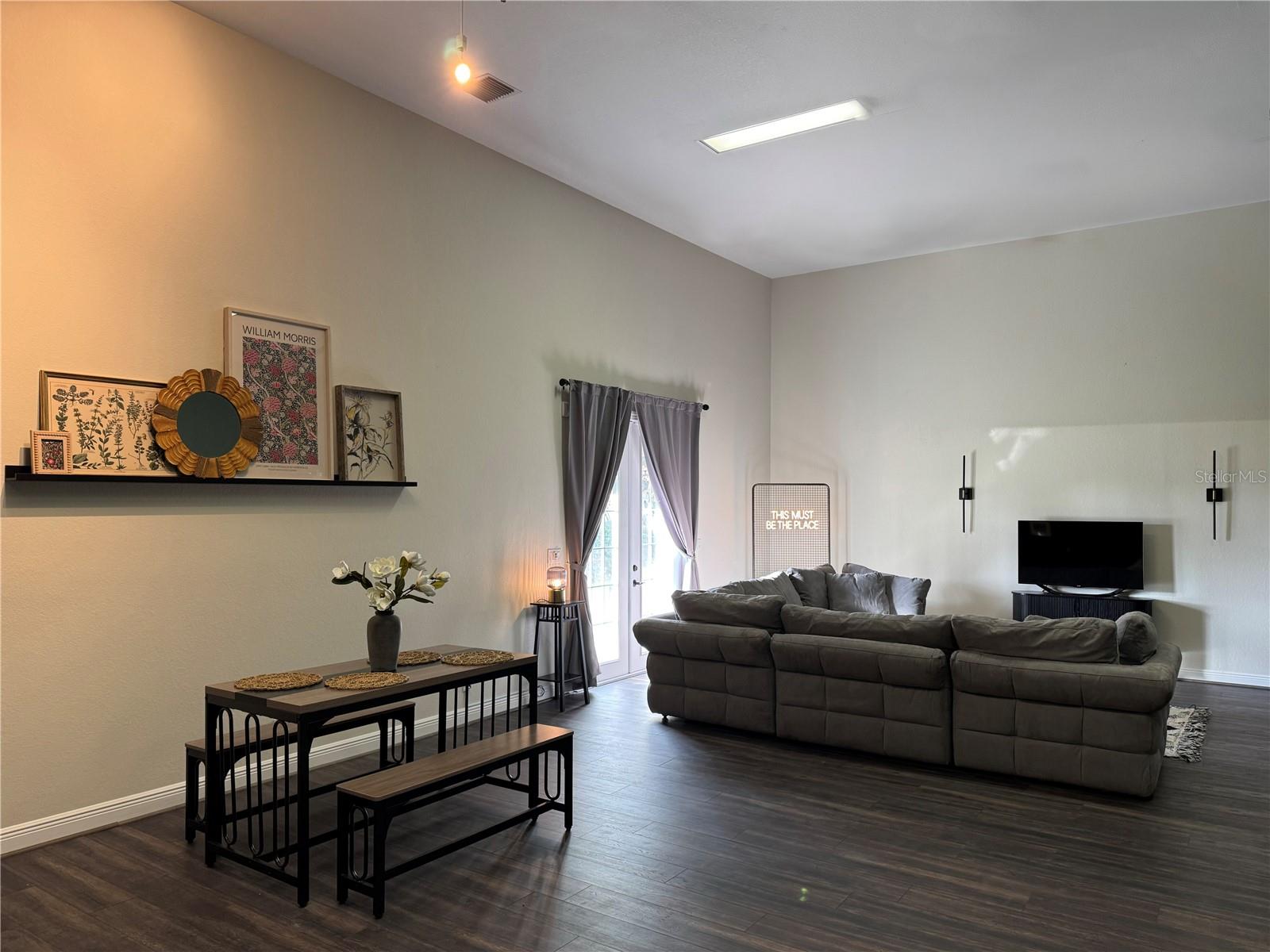 Listing photo id 29 for 5884 79th Way