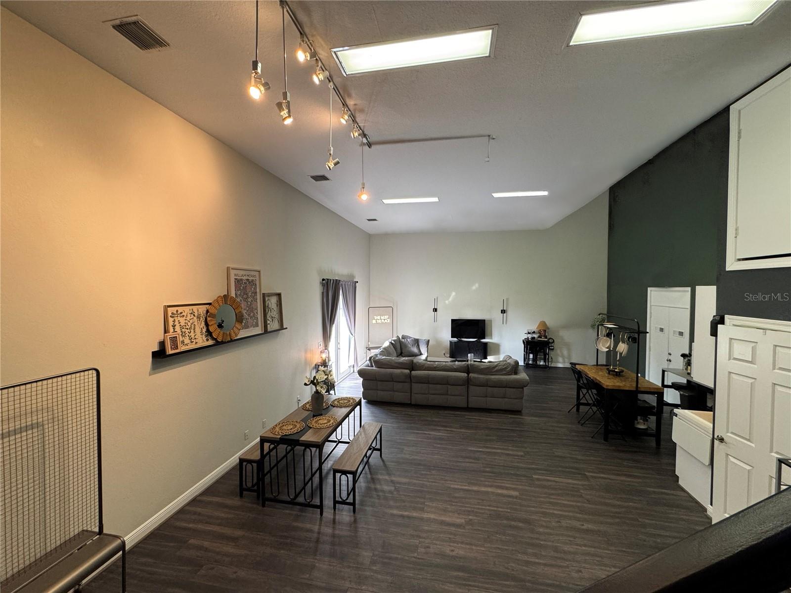 Listing photo id 32 for 5884 79th Way