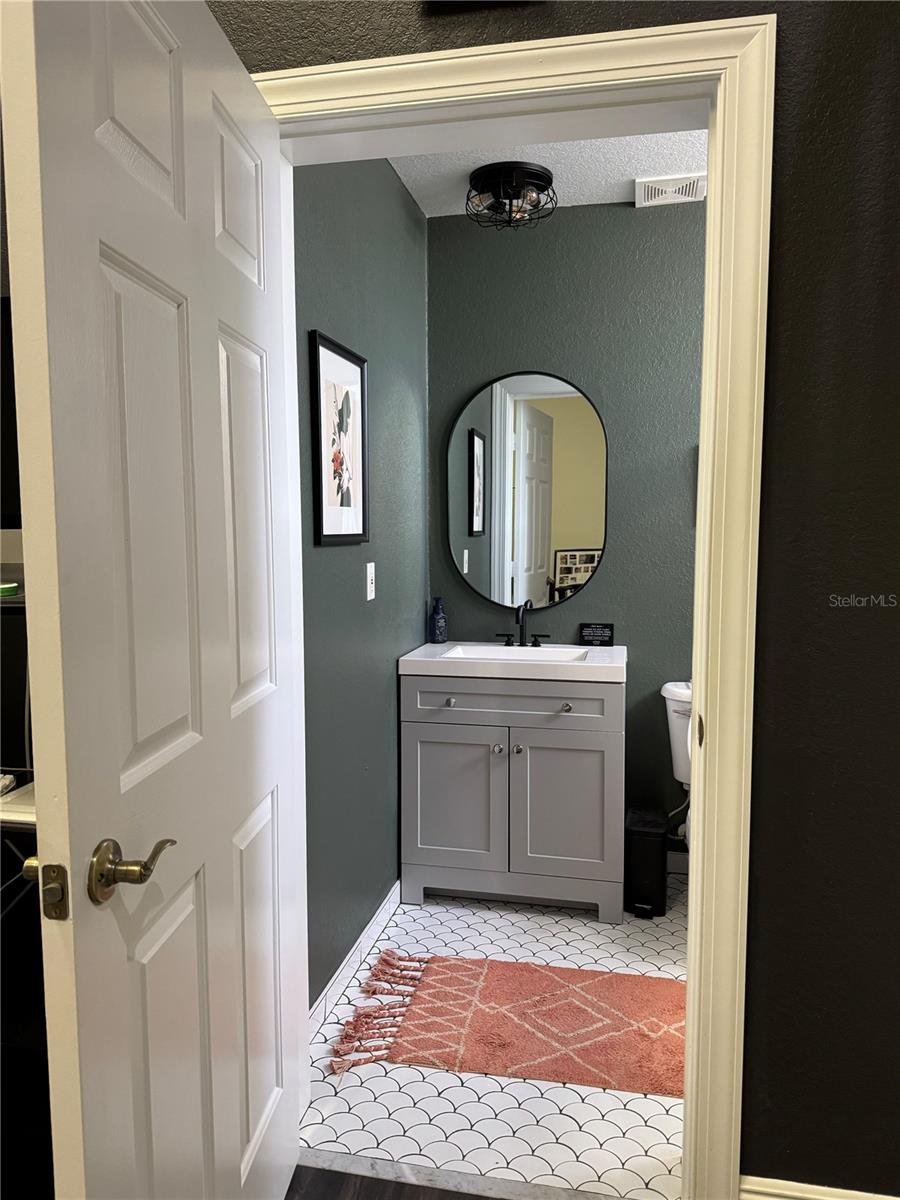 Listing photo id 35 for 5884 79th Way