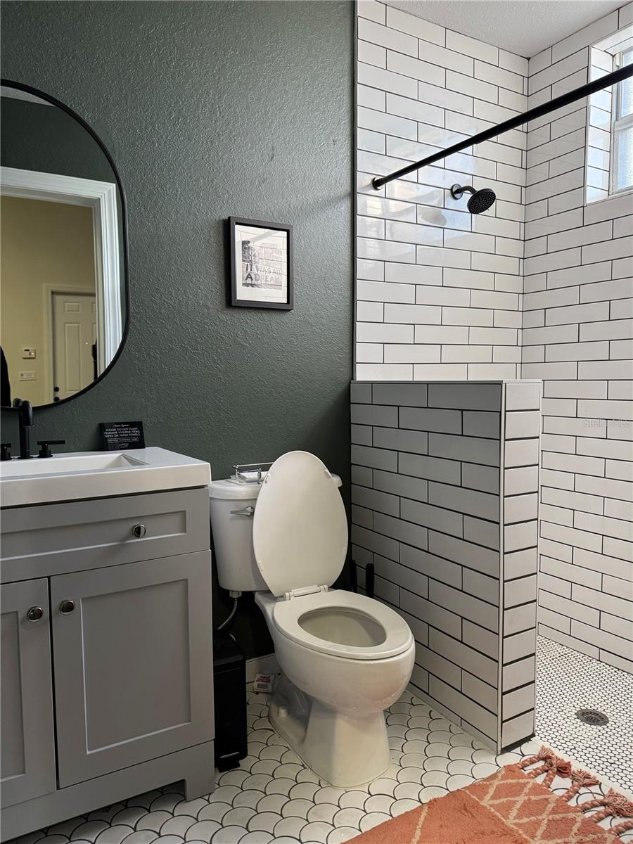 Listing photo id 36 for 5884 79th Way