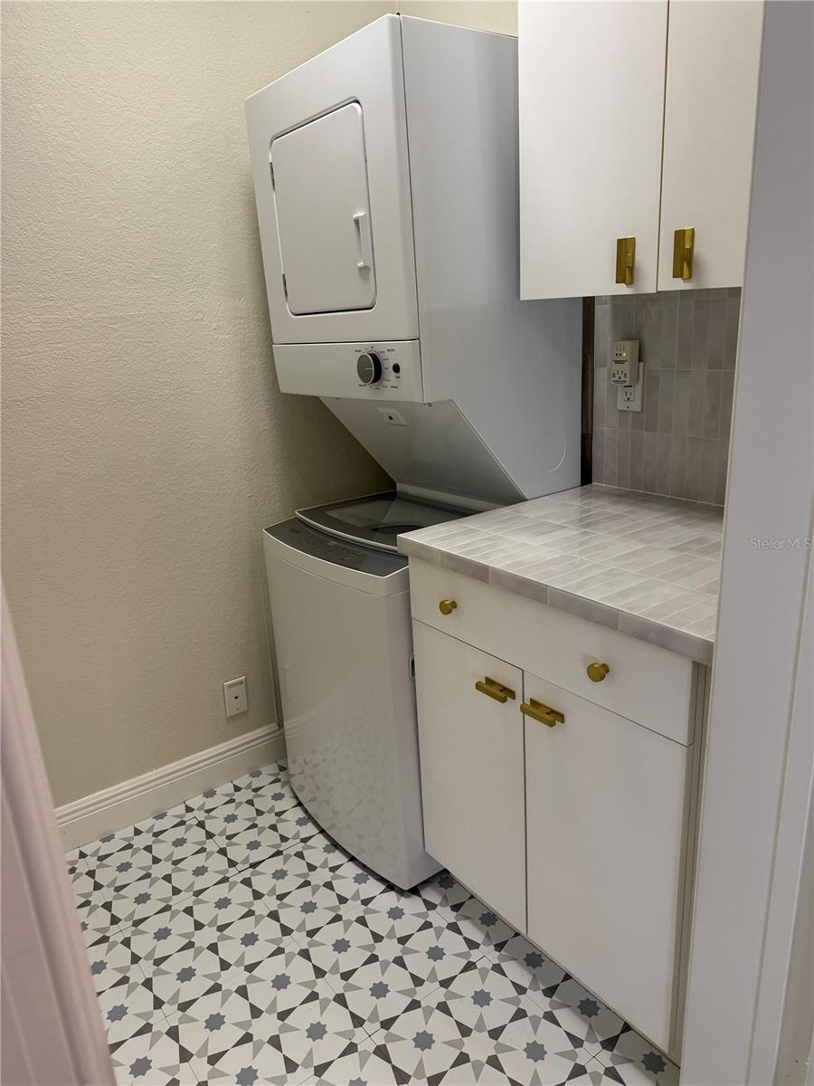 Listing photo id 37 for 5884 79th Way