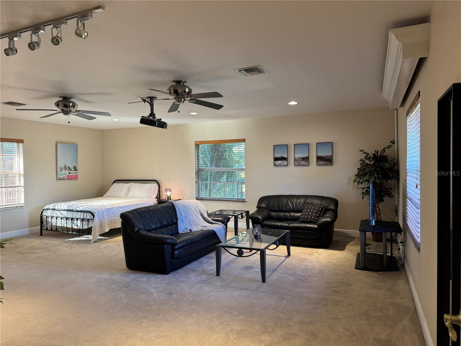 Listing photo id 40 for 5884 79th Way